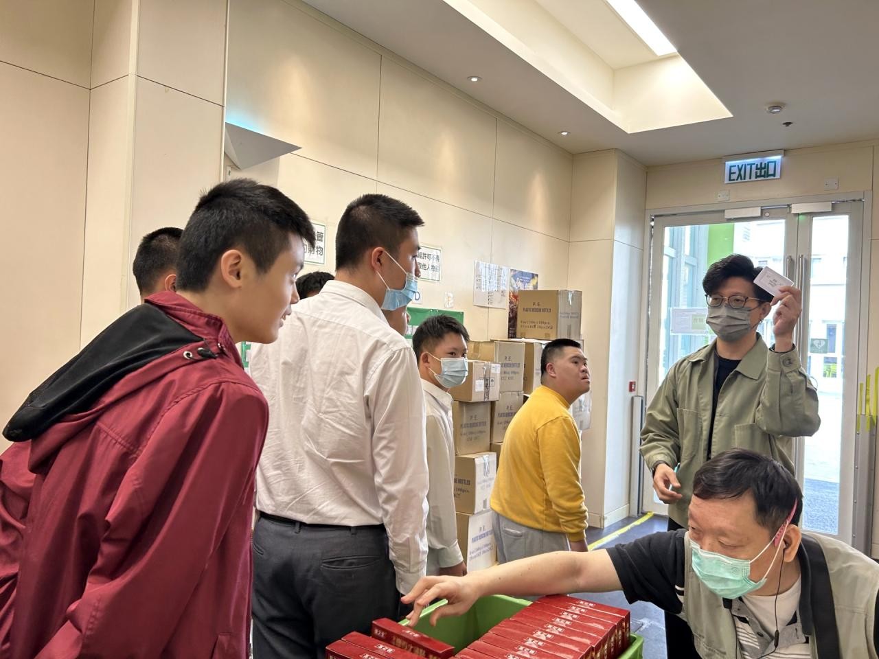 安排學校到職場參觀