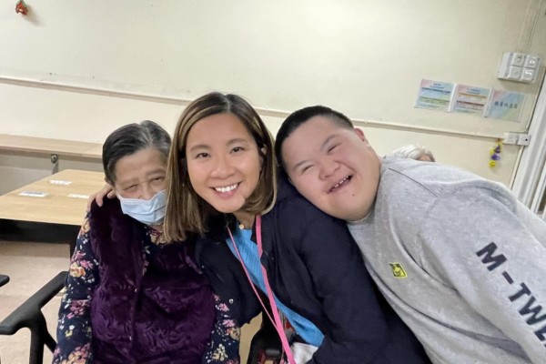 探訪老人院